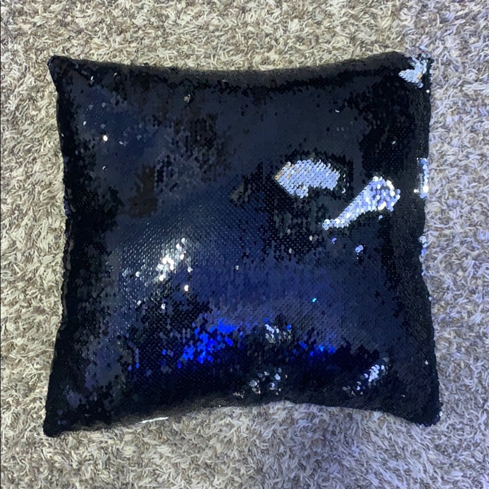 black/grey flip sequin pillow